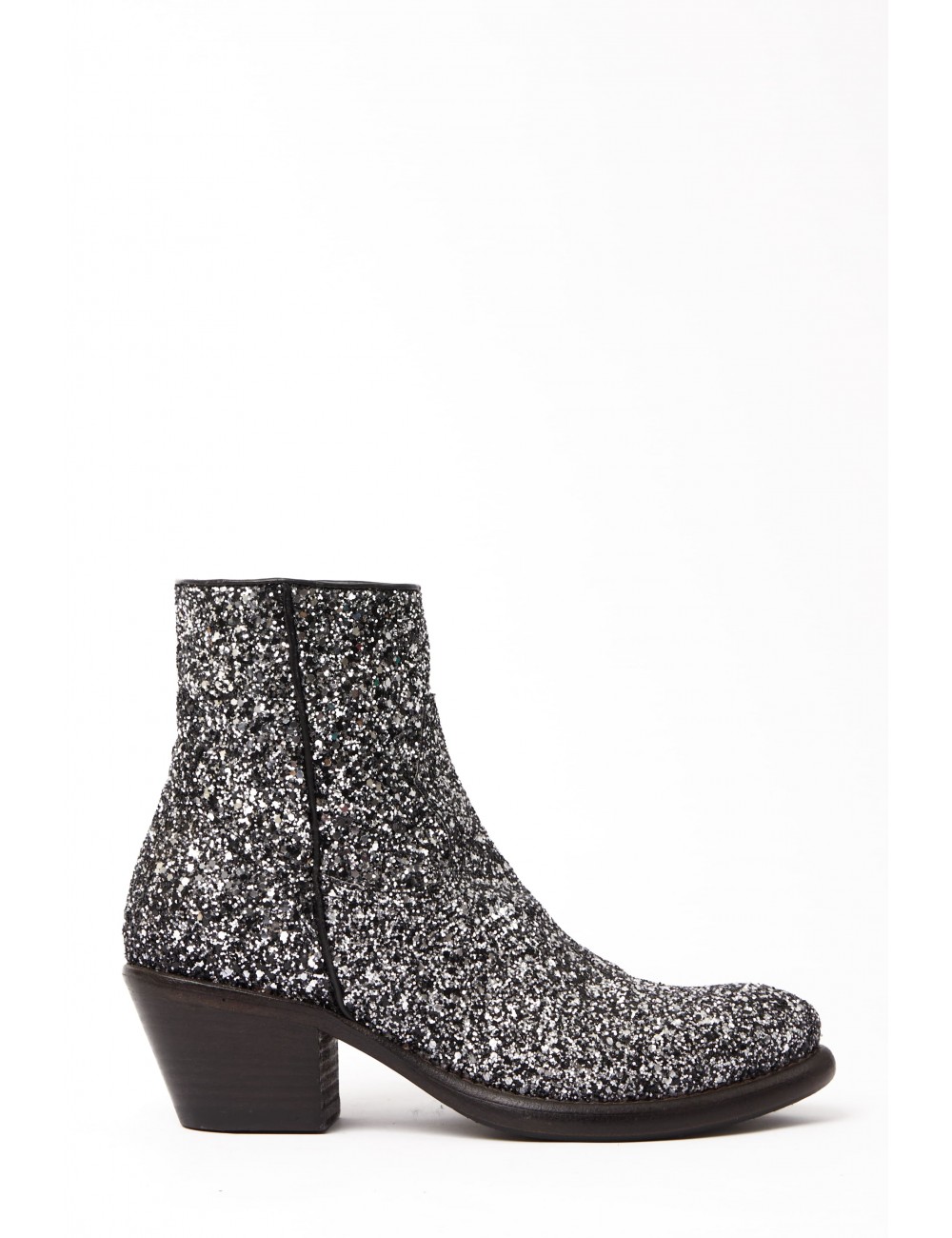 Women's ankle boot in black...