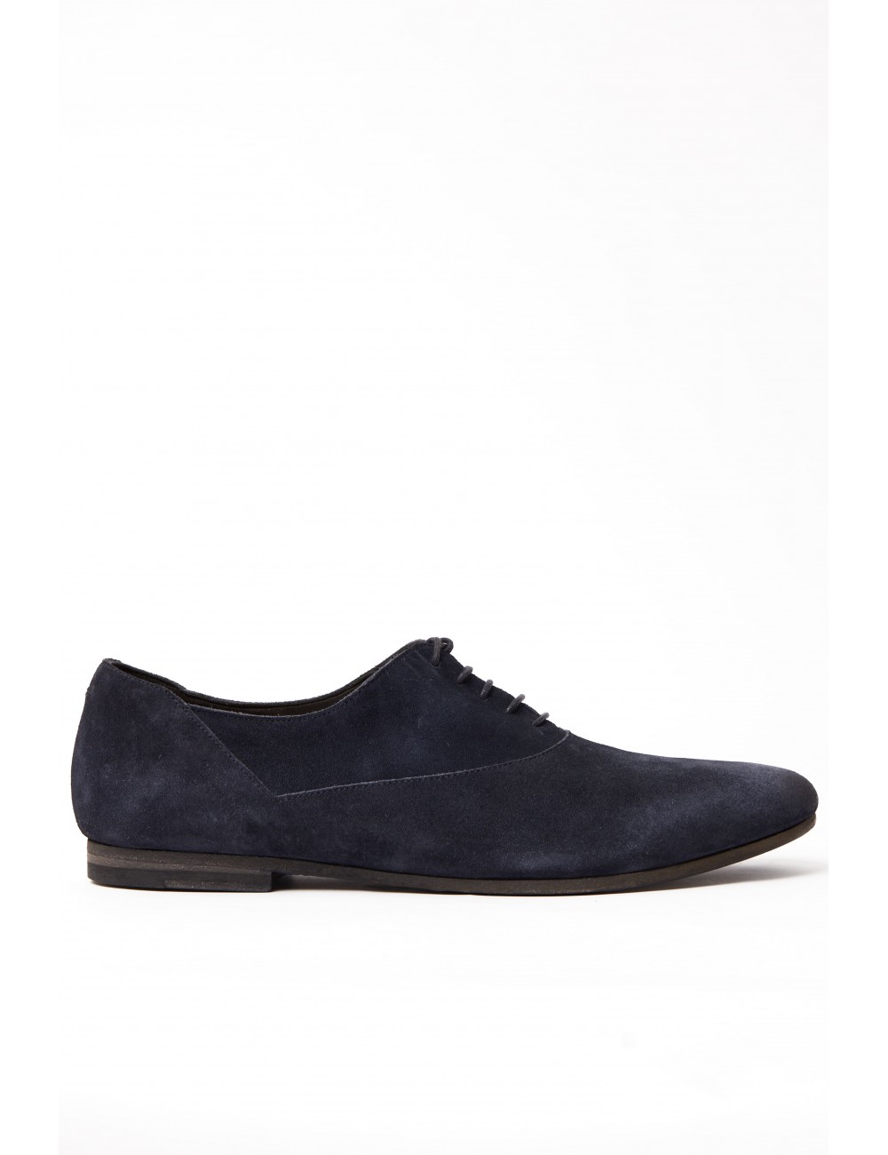 Richelieu man in navy blue...