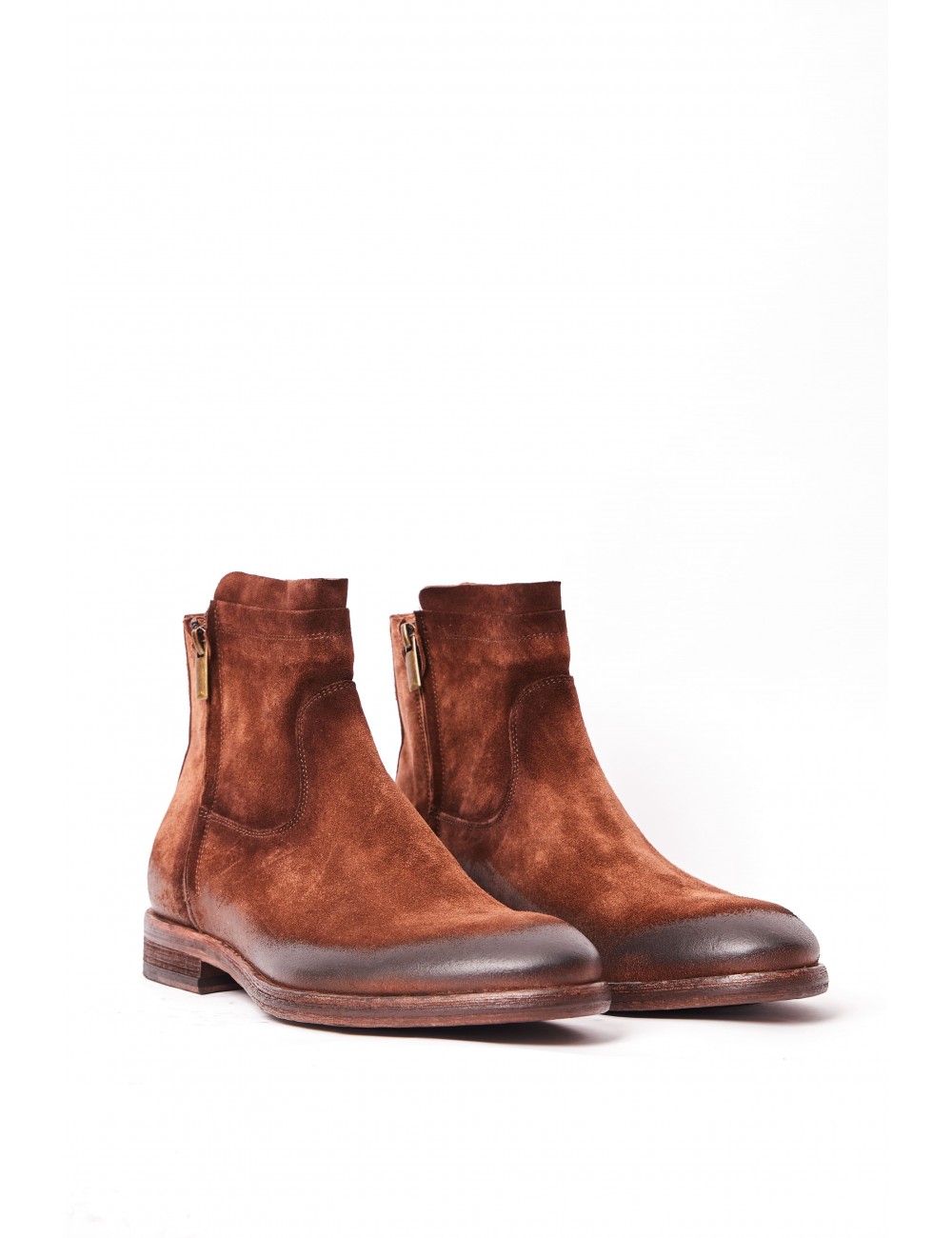 Men's boot in brown suede...